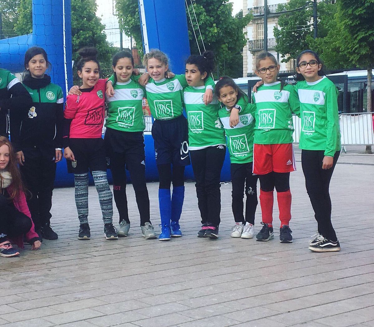 ASCStApoFoot's tweet photo. La féminisation c’est par ici &amp; maintenant ! 👍🏻⚽️🙋🏻‍♀️
7 filles étaient présentes avec l’un de nos éducateurs au Village Coupe du Monde à Dijon pour une chouette matinée autour du football féminin. 

#football #coupedumonde #footballfeminin #bourgogne #teamStApo https://t.co/pEKwGCaioF