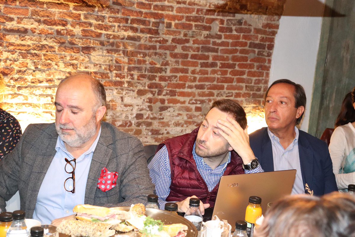 AportacionesInn's tweet photo. Gracias amigos por venir al desayuno de @Tucano_ES para la presentación del catálogo #Tucano2019 ! https://t.co/jDJyZG1HD8