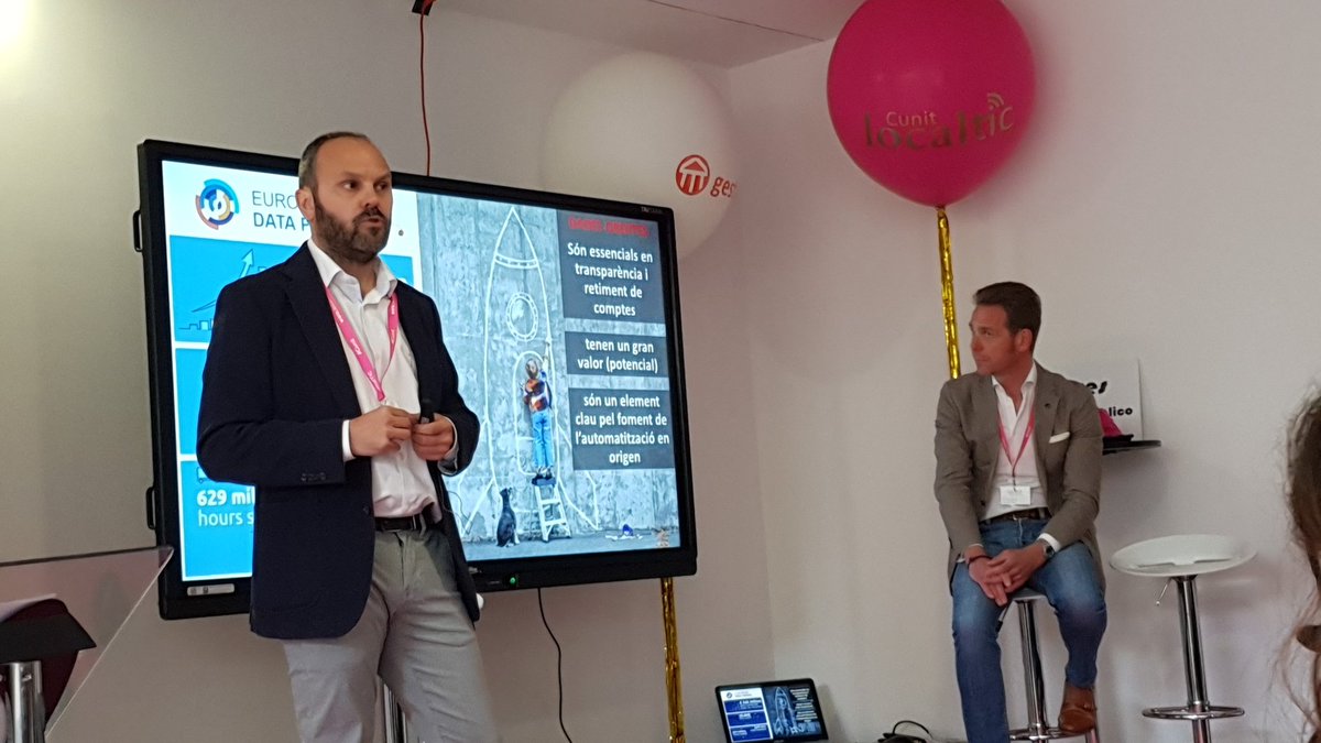 MBonmatiP's tweet photo. #LocalTIC2019  parlant de #DadesObertes portal agregat de  @AALL model comú pero personalitzable @ConsorciAOC https://t.co/UZfL9j34NR