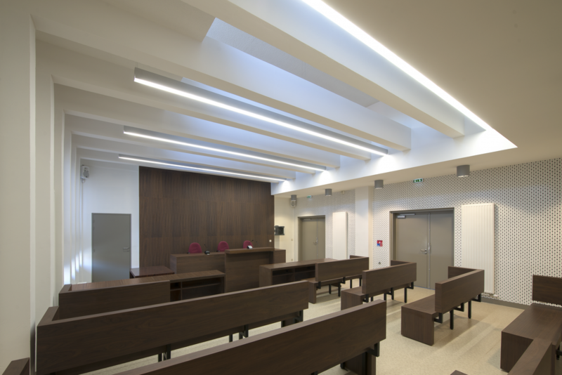AydinlatmaMrkzi's tweet photo. Fransa, Arcachon’da yer alan adliye binası, Bulle Architects tarafından tasarlanmıştır. Sürdürülebilirlik ve enerji verimliliği odağında geliştirilen aydınlatma konsepti, Etap armatürleri ile uygulanmıştır. Aydınlatma Merkezi, Etap Lighting Türkiye Distribütörü. #etaplighting https://t.co/XhZxtuIBuE