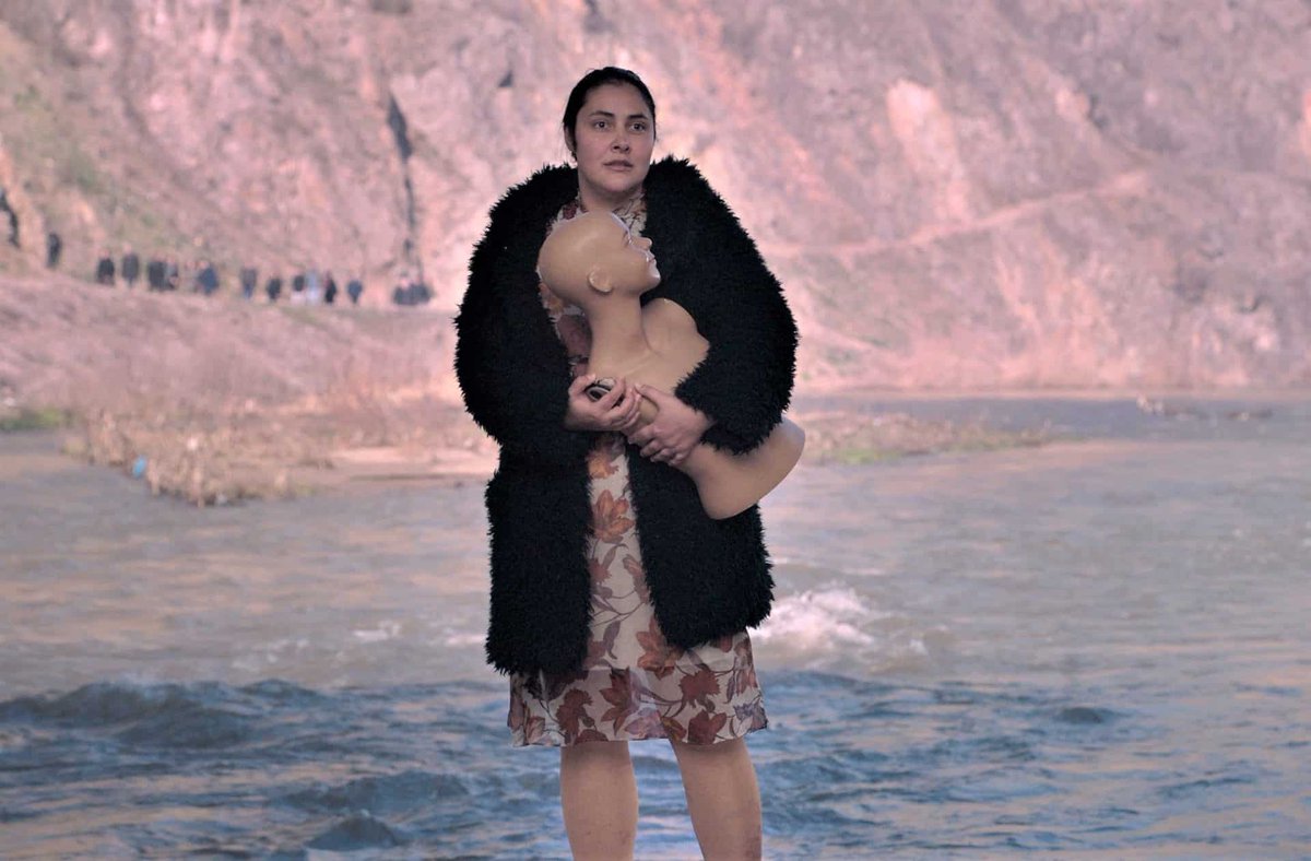 Dieu existe et son nom est #Petrunya ou simplement un film qui parle du droit au bonheur. À voir absolument.