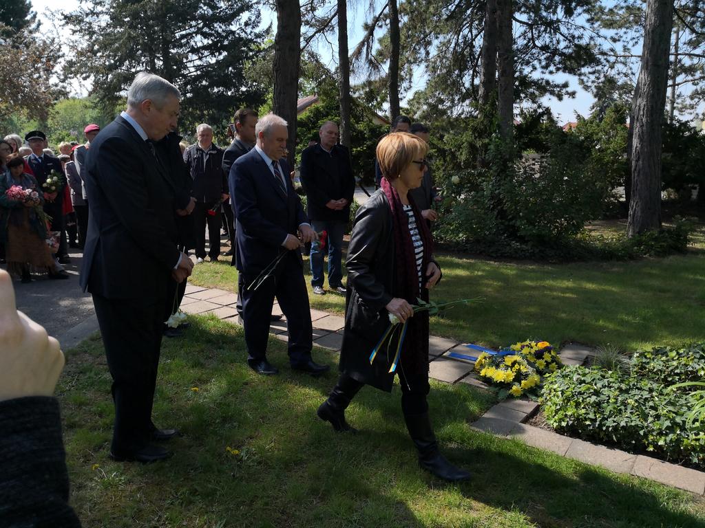 74. Jahrestag des #Kriegsende, #Gedenken an die Opfer, auch an die Opfer der #Euthanasieverbrechen leipzig.de/news/news/74-j…