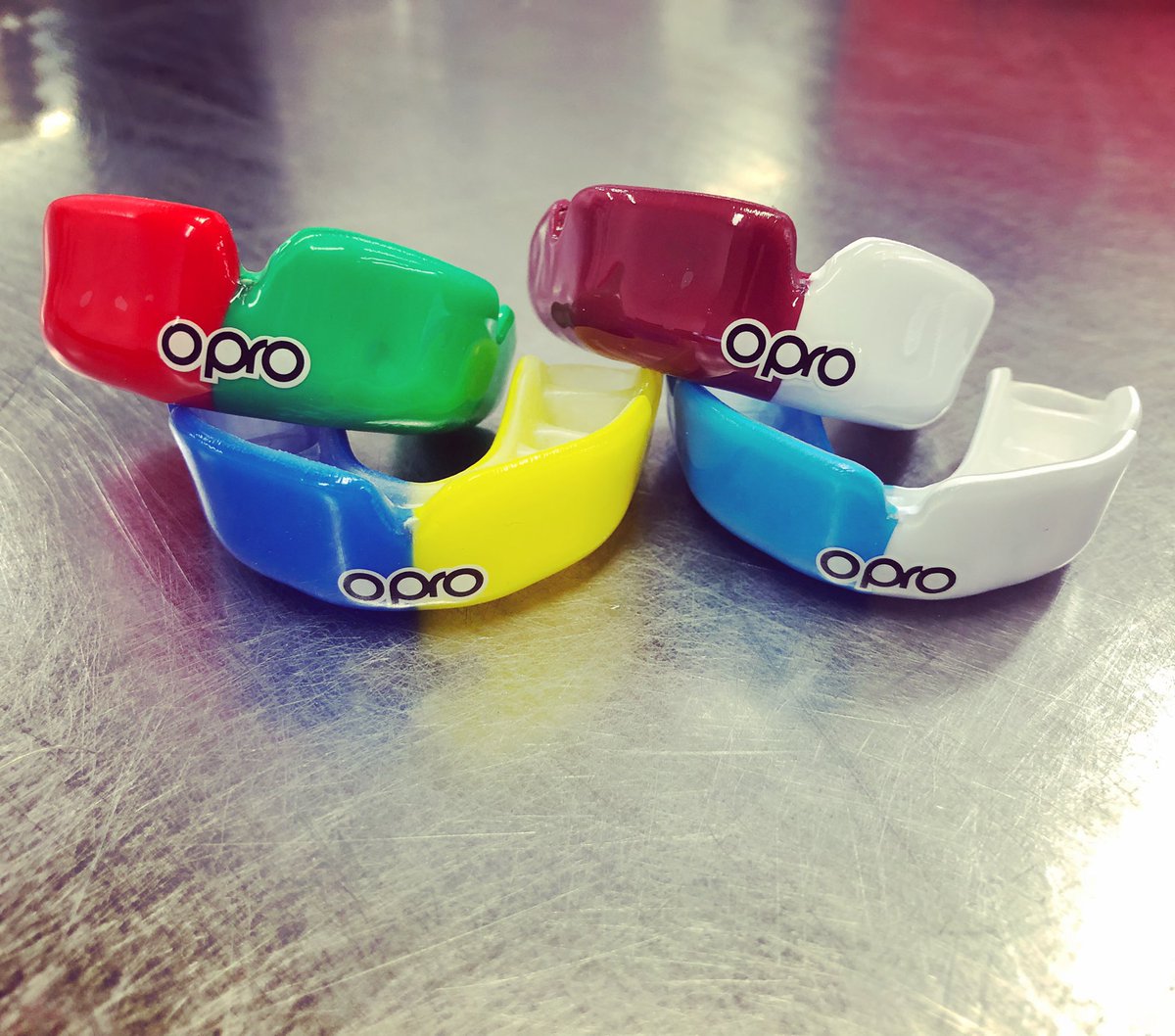 OPROMouthguards's tweet image. My team colours are_____

#opro #mouthguard #gumshield #TrustedByProfessionals #smile