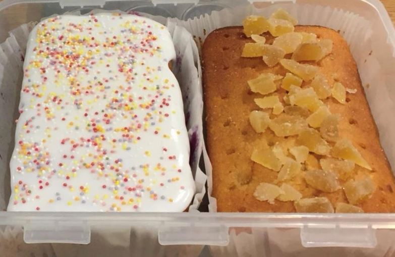 edfaclib's tweet photo. Can you guess what the Library Bakers have made for #WellbeingWednesday Cake Break this afternoon? Come along to the #LibraryLivingRoom at 3pm to find out and treat yourself to a slice of cake or a piece of fruit. @fersacambridge @CamEdFac https://t.co/Lih5dzukbd