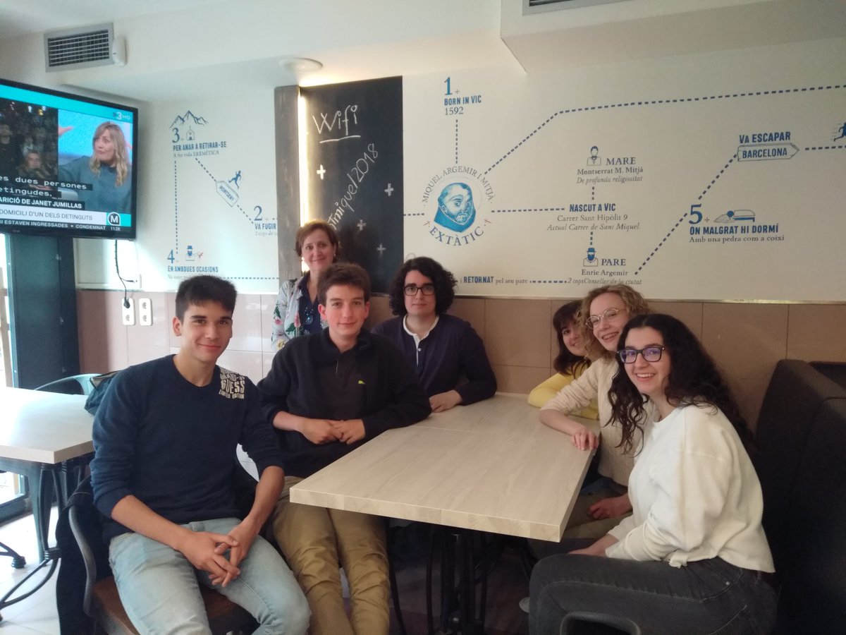 al_literacio's tweet photo. La @sicafe avui ens ha convidat a esmorzar per celebrar aquest esplèndid curs ple de literatura!

@stMiq https://t.co/MN4nXvhyem