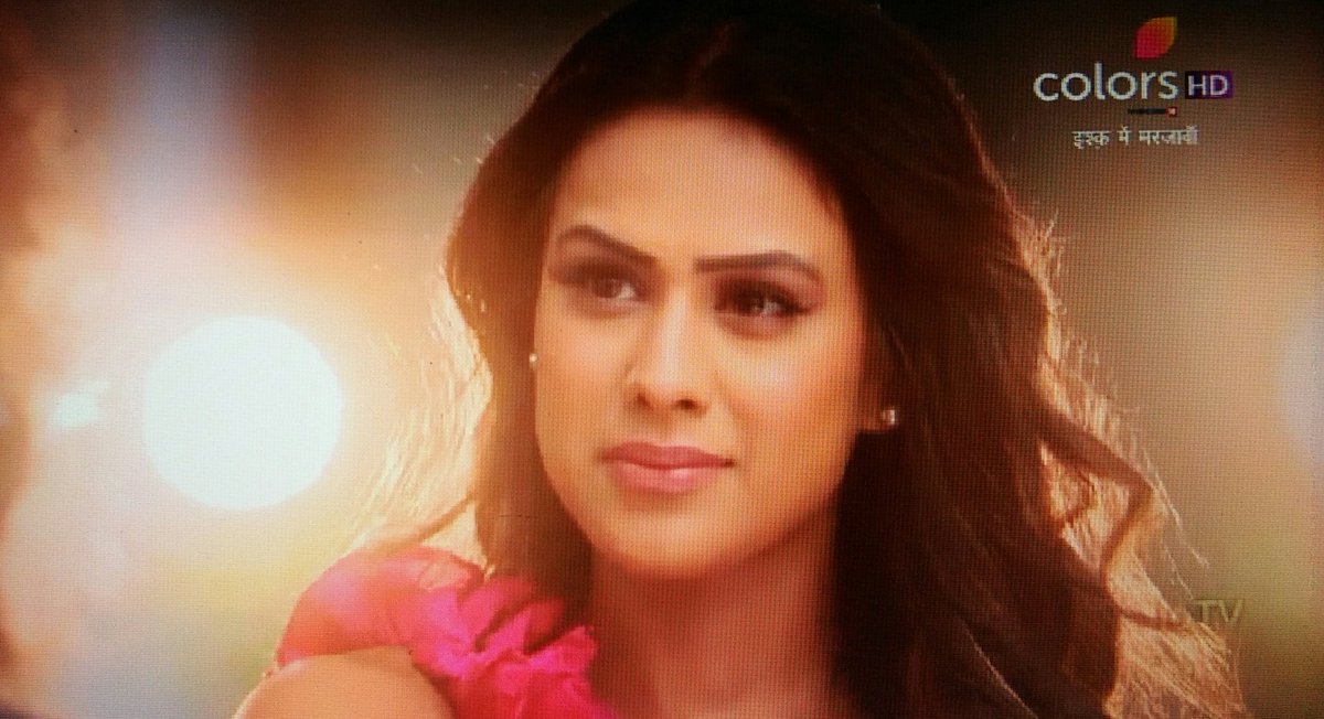 eevajay's tweet photo. @ColorsTV @SurbhiJtweets @RubiDilaik @BSonarika @Theniasharma @DonalBisht @anitahasnandani Arohi #NiaSharma https://t.co/vsuB8HyvcE