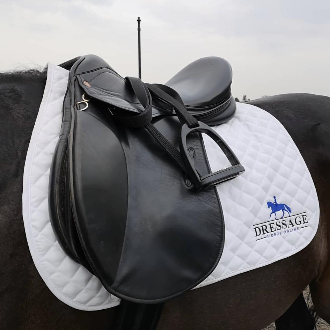 Embroidered numnahs for Dressage Riders Online 😃🐴
#equithread #embroidery #numnah