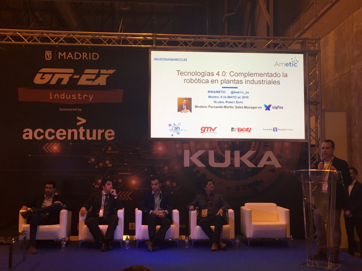 BelenPiorno's tweet photo. 📢Comienza la sesión de @AMETIC_es en 🤖 @globalrobotexpo. Hablando sobre plantas industriales y #Tecnologia 4.0 visión #artificial #robotica autónoma #ciberseguridad #DeepLearning #digitaltwin #cobots #iot #grex19 #BIM #agvas https://t.co/SOF76KOnJ4