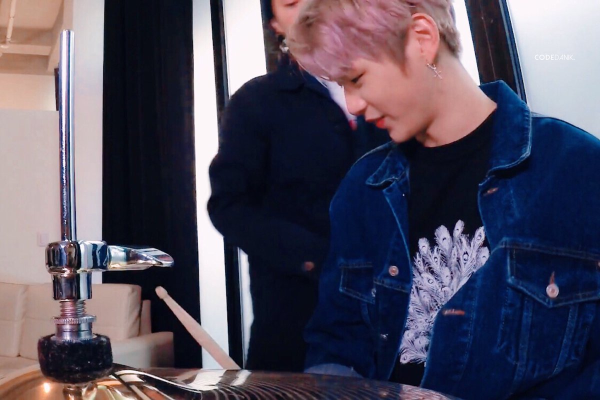CodeDaniK's tweet photo. ㅠㅠㅠ 너무 귀여워🥁🥁🥁

#강다니엘 #kangdaniel #カンダニエル #คังแดเนียล #姜丹尼尔 https://t.co/SLpQEtE3A5