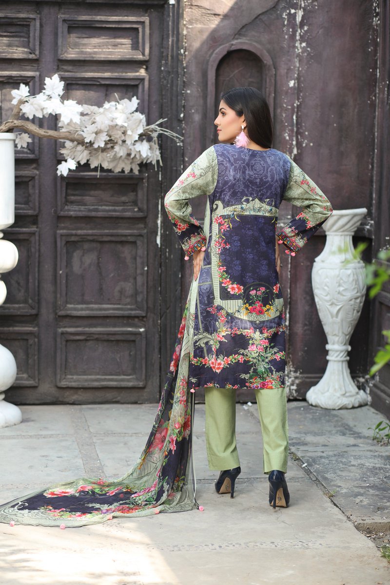 ArwiasOfficial's tweet photo. @ArwiasOfficial stunning embellished lawn collection Now available at our website https://t.co/TJHDvSS6Le  
#lahore #Karachi #islamabad #london #multan #newyork #potd #ootd #readytowear #lawn #formal #ss19 #oslo #wow #pret #luxurypret #embellished #lawnfever #berlin #torronto https://t.co/XDWMZZxrn4