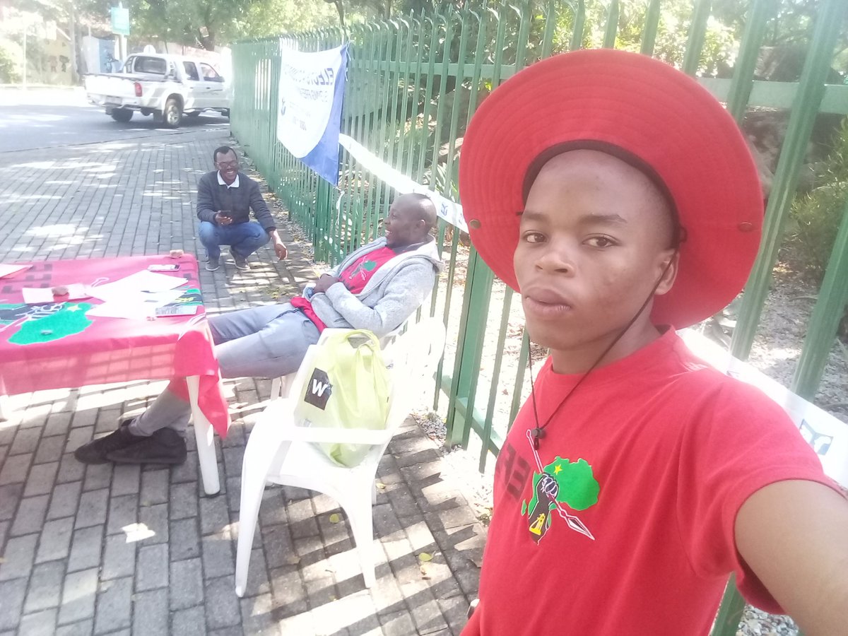 Doctor5643's tweet photo. #XseGoVote #IamVotingEFF #VoteEFF #OurLandAndJobsNow @EFFSouthAfrica @LeighMathys @GardeeGodrich @Julius_S_Malema @FloydShivambu @DSGmkhaliphi @AdvDali_Mpofu @MbuyiseniNdlozi
#partyagentπβ€πΏπ¦πΏπ¦β€πΏπ¦β€πΏπ¦β€πΏπ¦we are taking over #uphephela is landing!!! https://t.co/REjplIpgh8