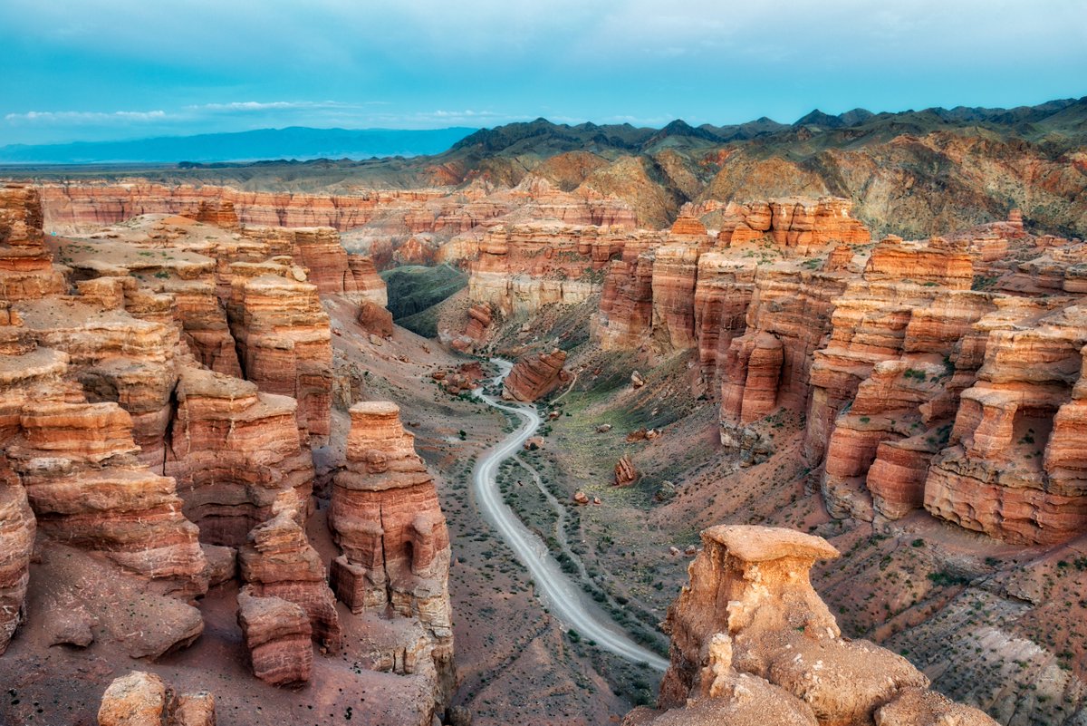 oltraveller's tweet photo. Reminiscent of the Grand Canyon, this is the mighty Charyn Canyon in South East Kazakhstan!
#CharynCanyon #SouthEastKazakhstan #Kazakhstan #CentralAsia #Mountains #RockCliffs #Canyon #RockFormation #Sandstone #OT https://t.co/kJzM00SVkq