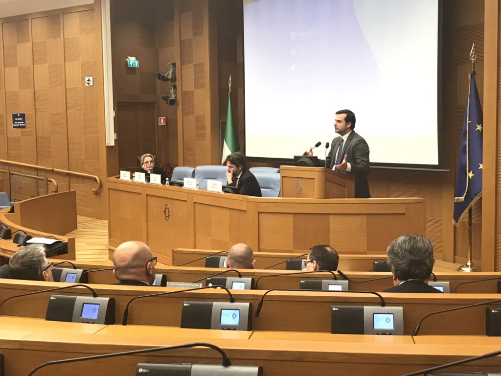Key4biz's tweet photo. @carlosibilia ai Comuni: “#ANPR e #Spid non sono i temi in cima alle campagne elettorali ma rappresentano il futuro del Paese. Entro il 2019 tutti i Comuni devono subentrare all’Anagrafe Unica. Vedo in sala @Sogei_SpA contate su di lei” https://t.co/JG5lqjdIbM