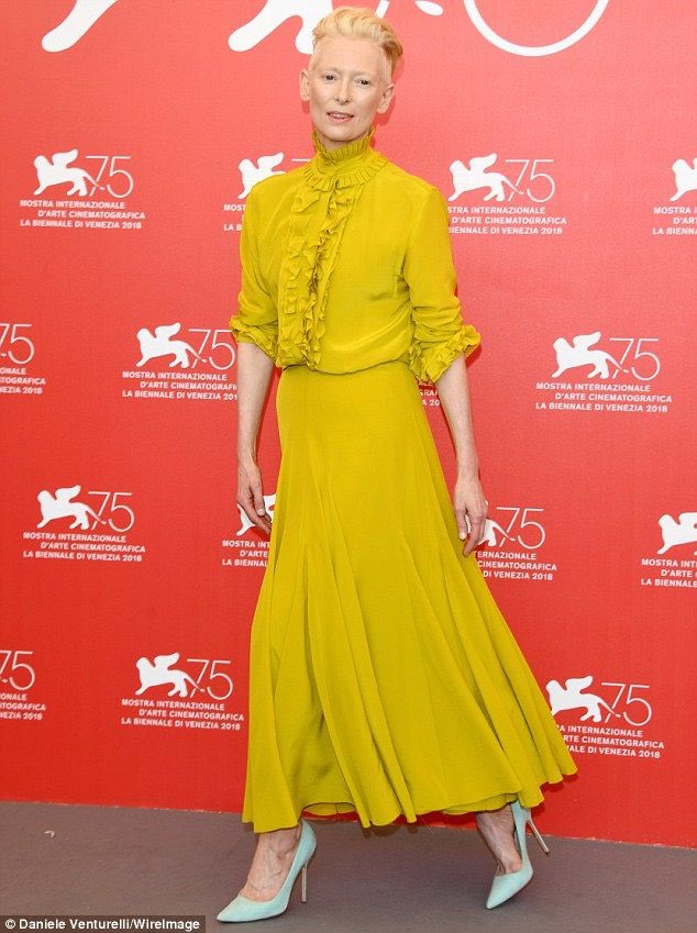 museum_slut's tweet photo. Tilda Swinton as Tilda rice: a thread https://t.co/jy5eRDK9Ll