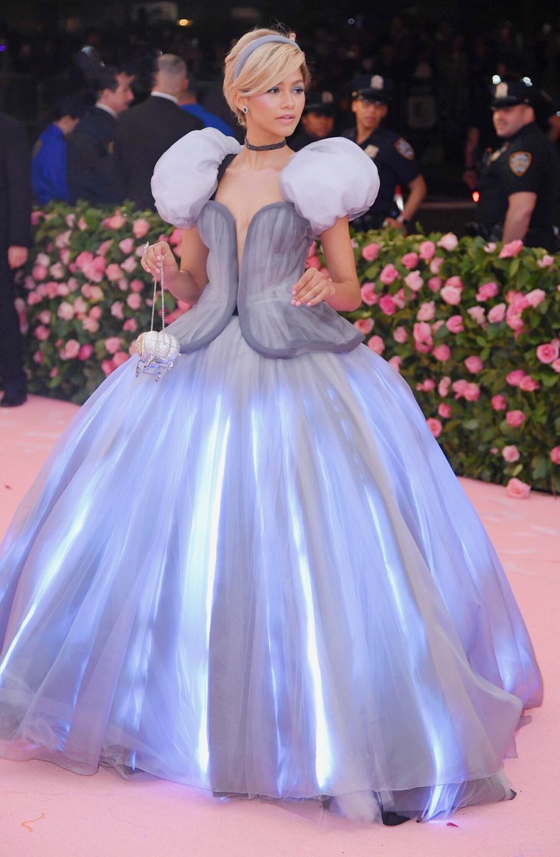 Zenderella💫 
#MetGala2019 <a href="/Zendaya/">Zendaya</a>