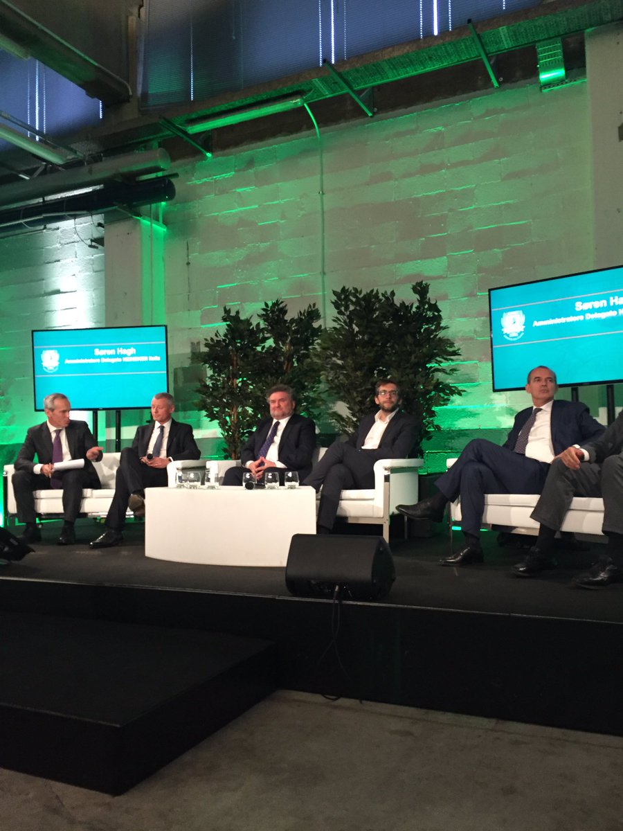 Oggi all’inaugurazione dell’Universita della Birra con <a href="/Heineken_IT/">Heineken Italia</a> a Milano (il posto dei miei sogni) ⭐️ #udb