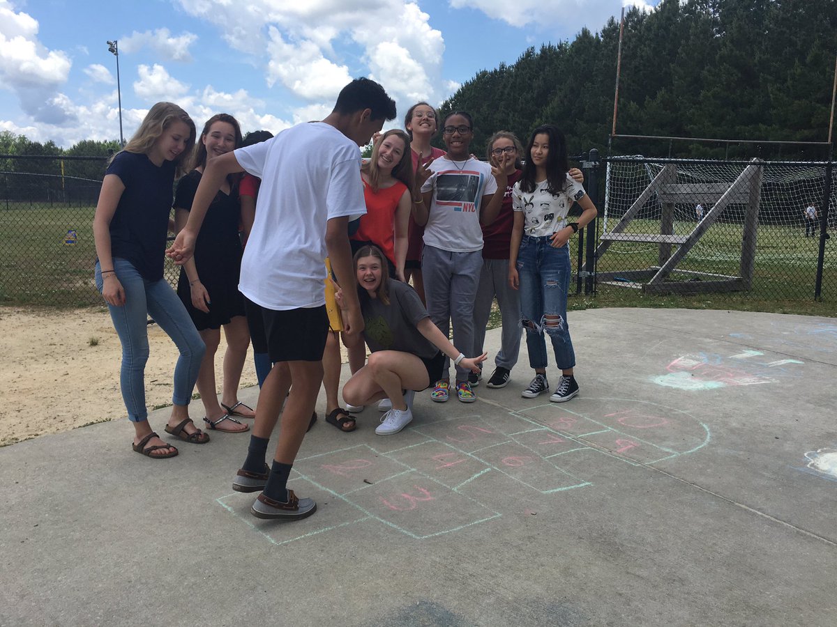 mrsjhowland's tweet photo. Oldschool hopscotch recess! #salemproud #gocesar https://t.co/4rcDPDbeRv