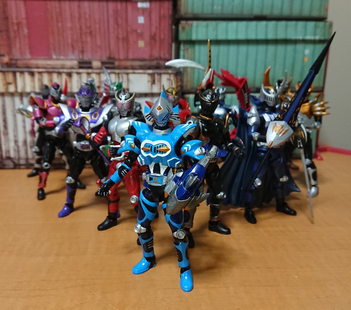 ট ইট র ブンドド ドーパント Shodo龍騎の改造12体目 仮面ライダーアビス 完成しました メタリックブルーだとナイトサバイブとかぶるので ボディカラーはスカイブルーにしました アビスセイバーの節をもう少し細かくしたかった おでんみたい