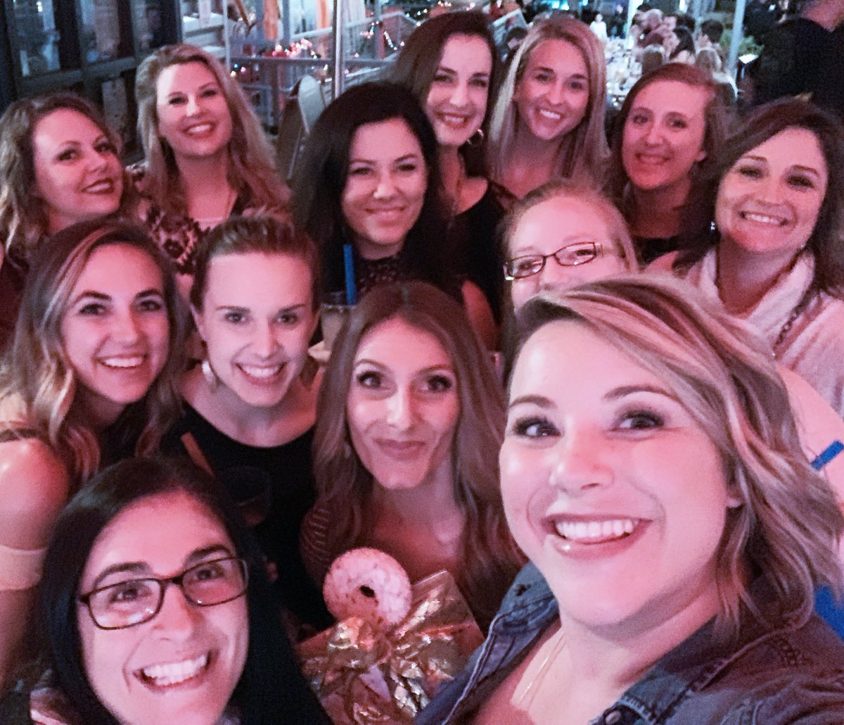 UTSW_Surgery's tweet photo. Research resident Caitlin Hester, M.D., would like to say thank you to all of the nurses she has had the privilege to work with as a resident. "It takes a village to raise a resident, and my village has the best nurses in the world. (1/2)
#utswnursesrock #NursesWeek #utswsurgery https://t.co/GfM94vzysM