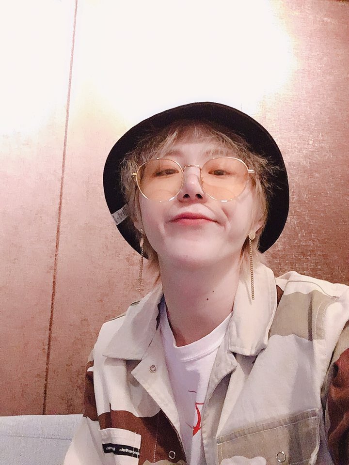 1team_twt's tweet photo. [#1TEAM #BC]
Have a Good Night 🤨🙂 https://t.co/zBqBVXHkHC
