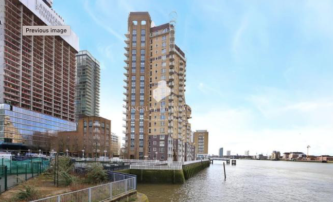 KHEstates's tweet photo. We're proud to announce that our #LettingsOfTheWeek is this spacious one-bedroom furnished #apartment with allocated parking and stunning views of the #Thames in the popular Cascades Tower #E14. Get in touch for more info! #LondonProperty #London #FlatsForRent #CityLife #Property https://t.co/UCrHj9ZapN