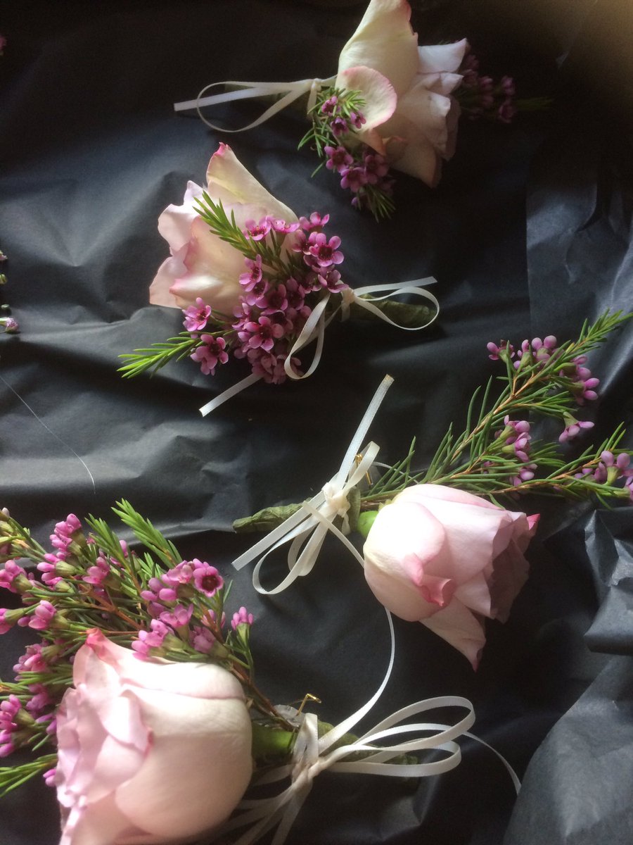 StephsFlowerB's tweet photo. Last Saturday’s wedding with cream and lilac colours- scent was amazing #weddingflowers #weddingseason #weddingideas #norfolkflorist #norwichflowers #stephsflowerbarn https://t.co/LWI3gCQNjo