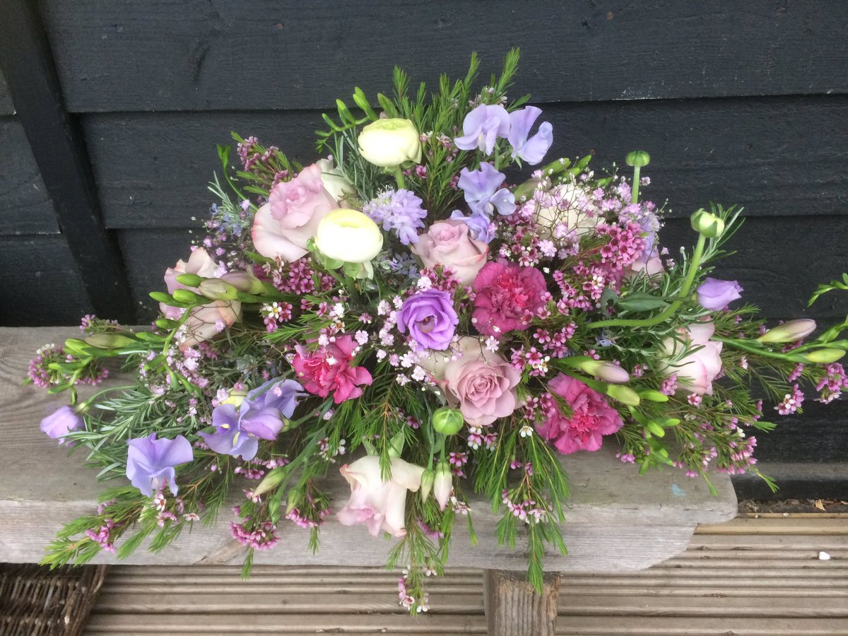 StephsFlowerB's tweet photo. Beautiful scented wedding bouquet and design for the top table #weddingjoy #weddinglove #weddingflowers #weddingwednesday #stephsflowerbarn https://t.co/PqqujuNXhX