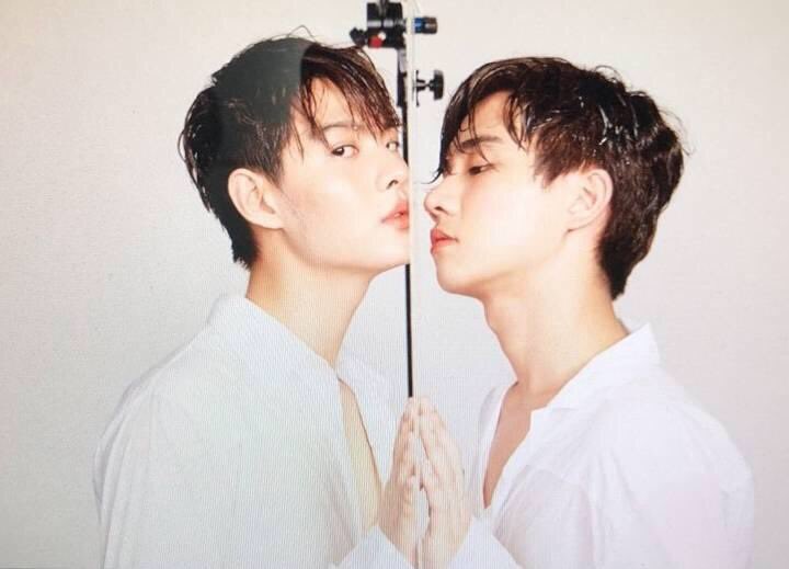 AxmfdeAW3ORB9nt's tweet photo. all the sun can never shine as bright as you.crlogo-PerthSaintChinese #PERTHSAINTxKazzAwards2019 https://t.co/XuoPhNYqfX
