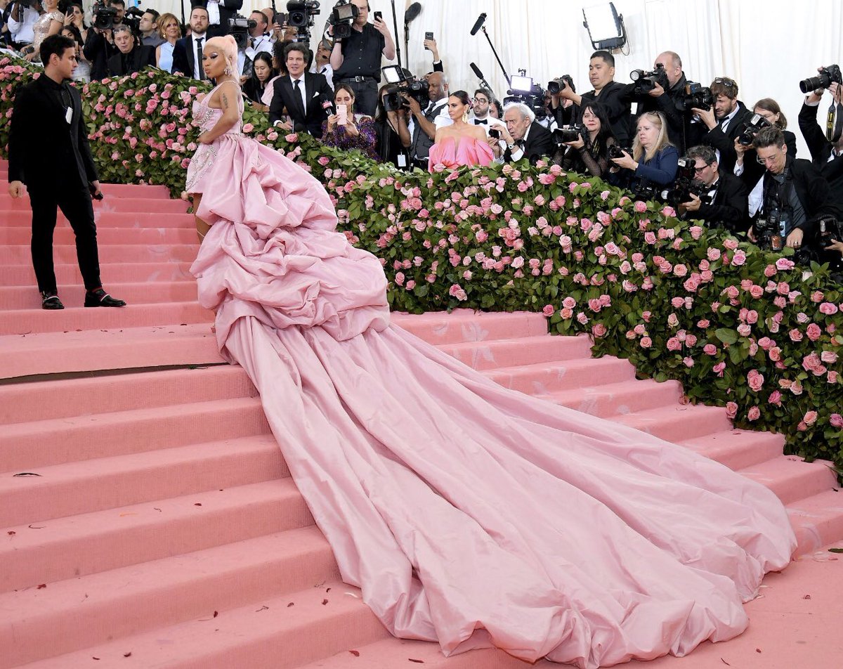 BrielleMinaj's tweet photo. Not over this look 😍😍😍🥰🥰🥰 @NICKIMINAJ beyond gorgeous #MetaGala2019 #nickimetgala https://t.co/pQY4hBpfCM
