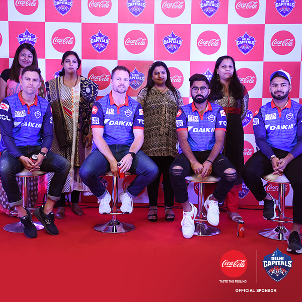 CocaCola_Ind's tweet photo. Fans were brimming over with joy when they got to meet their favourite @DelhiCapitals cricketers. #MeetDCWithCoke #ThisIsNewDelhi https://t.co/e2vElIShEW