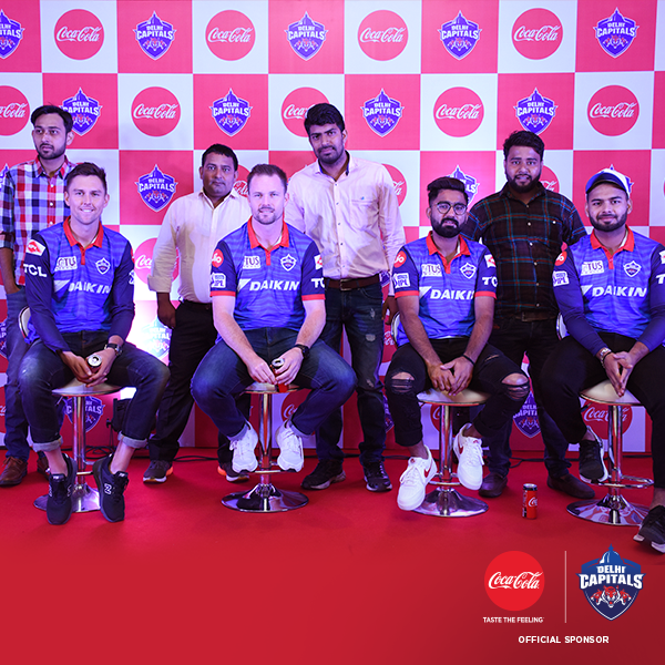CocaCola_Ind's tweet photo. Fans were brimming over with joy when they got to meet their favourite @DelhiCapitals cricketers. #MeetDCWithCoke #ThisIsNewDelhi https://t.co/e2vElIShEW
