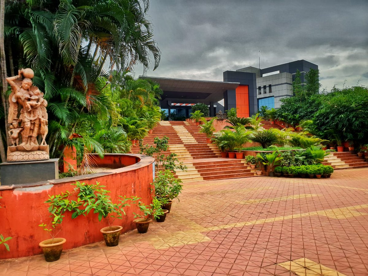 'There is no elevator for success, you have to take the stairs.'
KSOM wishes all the best to the passing out batch of #MBA and #BBA and hopes that its stairs gave the perfect platform to realize their #dreams.
#lifeatsom #ksombbsr #collegelife #nostalgia @KIITUniversity