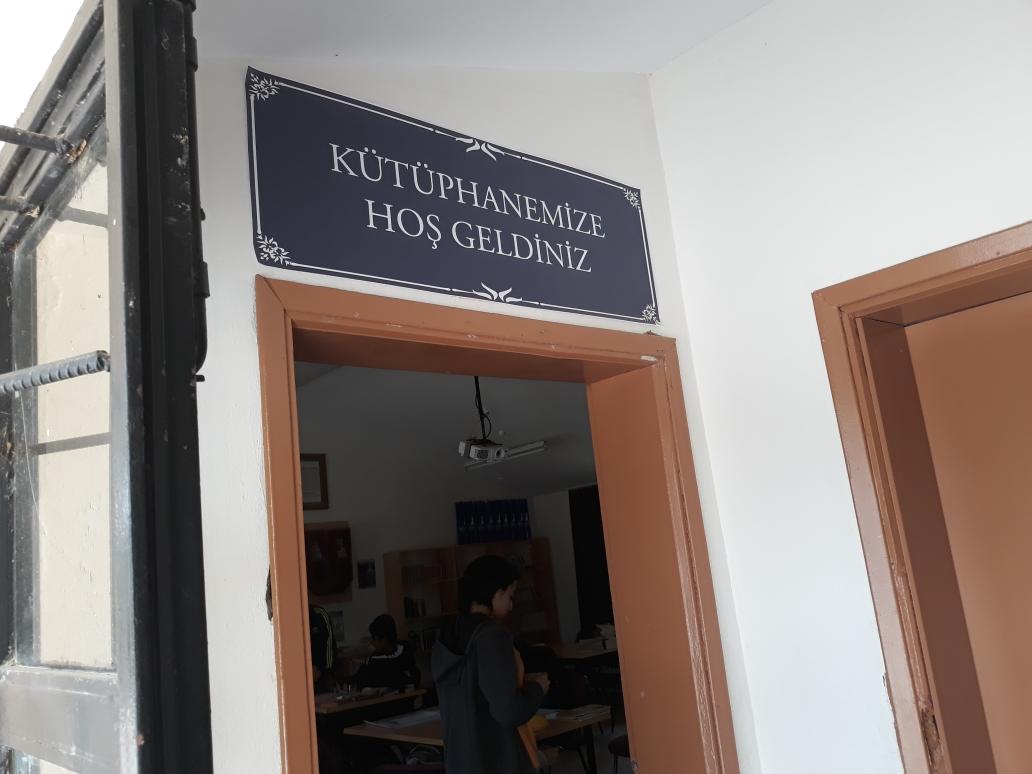 IlkLar's tweet photo. "Okuyorum" projesi kapsaminda kütüphanemiz tamamen gelisti. 1000 den fazla kitap ve yeni kitapliklarimiz yerlerini aldi. Emeği geçenlere tesekkürü borç biliriz. @kemalpasa_mem @izmir_ilmem @aydogann45 https://t.co/cdixix9ki1