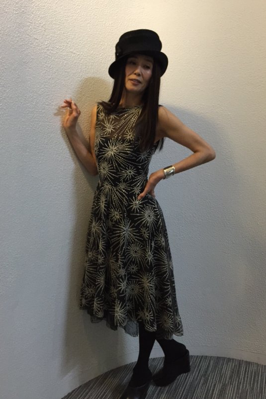 Tadashi Shoji Japan 萬田久子さんご着用 萬田久子 さんがテレビ東京 和風総本家 にて Tadashishoji Japan のspring Summer Collection 19のドレスをご着用くださいました 帽子と組み合わせたコーディネートがとても素敵です T Co