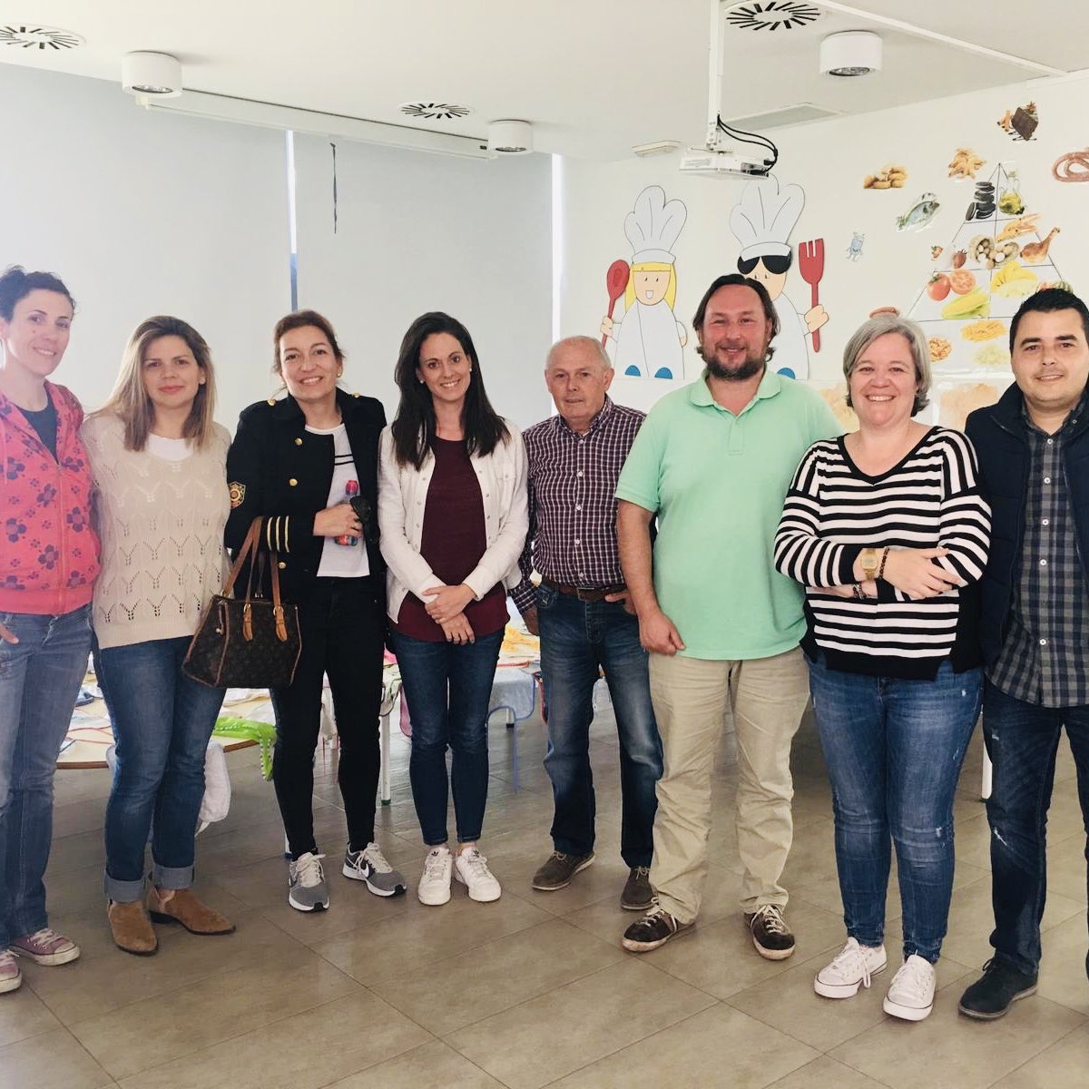 pprocafort's tweet photo. Nuestro proyecto va sumando!!!
Ayer nos reunimos con el AMPA y la dirección de la Escuela Infantil Municipal de Rocafort.
Gracias por vuestra atención.
.
.
.
#popularesRocafort #PartidoPopular #ilusionporRocafort #Rocafort #🅿️🅿️ https://t.co/aA2u6RrADr
