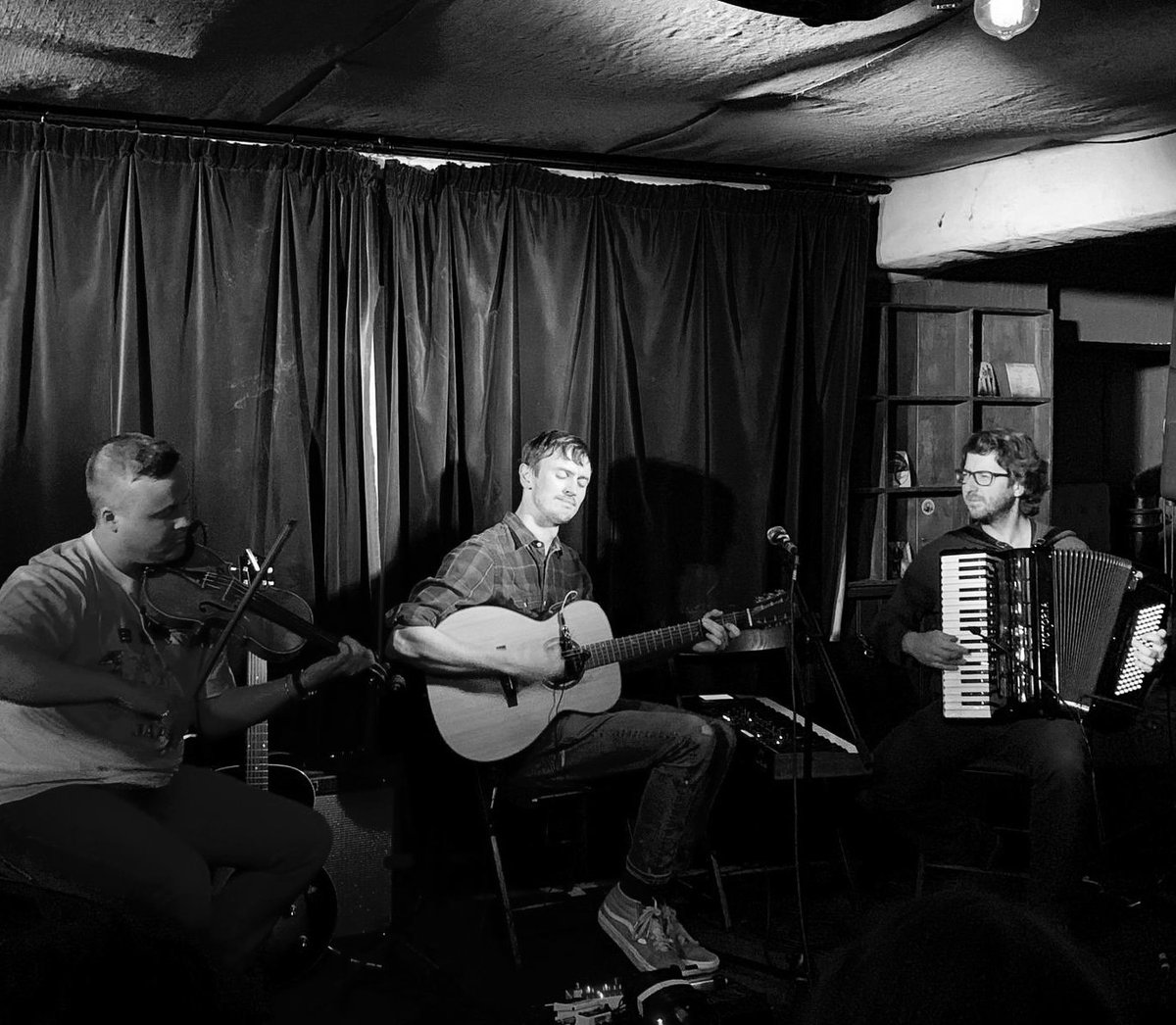 pearolegs's tweet photo. What a show last night!
@efframusic and #andyskellam you were incredible!
Join us next month at @TheHarrisonFolk for a very special show with @jimmygrayburn
https://t.co/d7ytZHMaDp
#folkmusic #recordlabel #London #guitar #IndependentMusic #Contemporaryfolk #kingscross #gigs https://t.co/CzU616on5o