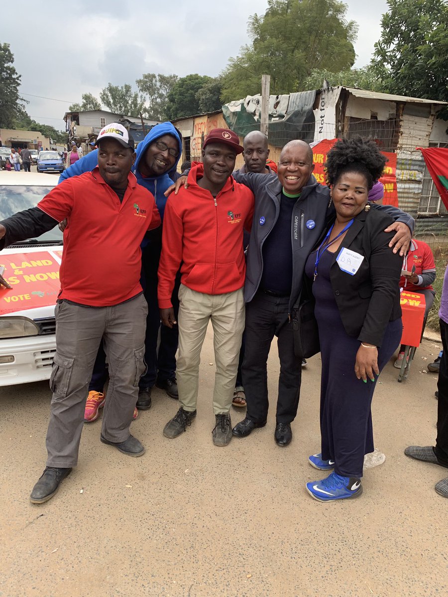 HermanMashaba's tweet photo. That is what make the Coalition government work in @CityofJoburgZA. Our DA ground activists working together with EFF to remove corruption in Gauteng https://t.co/vdauU6s6jf