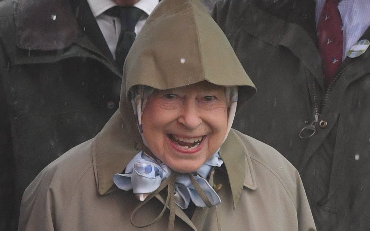 letsgetmegged's tweet photo. Me awaiting the new royal baby photo &amp; name: https://t.co/bpI2obibx0
