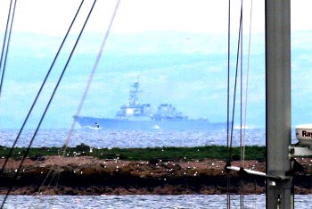 MilMonWorld's tweet photo. The mighty @USNavy USS Carney - the 14th Arleigh Burke-class destroyer in the United States Navy heading southbound on the Clyde as @USNavyEurope Exercise #FormidableShield gets underway #FormidableShield2019 #FS19 #RadioGeek #ShipGeek https://t.co/I5FAELeHib
