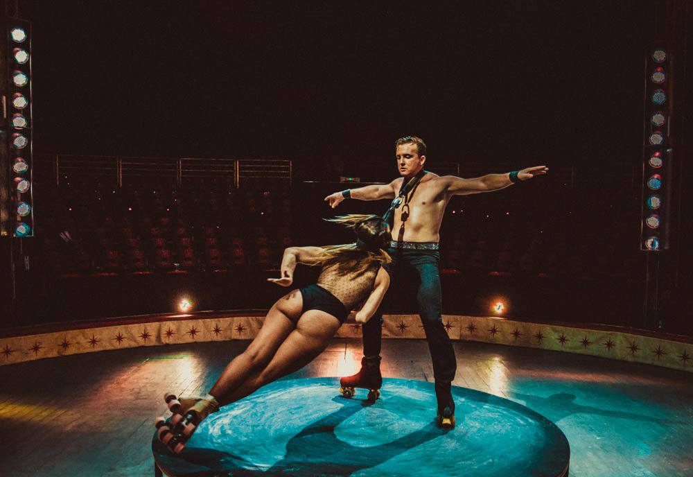 CircoComedia's tweet photo. El Circo de la Comedia está hecho por y para la diversión de los adultos. Disfruta de las magníficas actuaciones de nuestro equipo que no dejarán de sorprenderte. #CircoDeLaComedia #risas #humor #espectaculo #adultos #circo https://t.co/K2JzZgUet3
