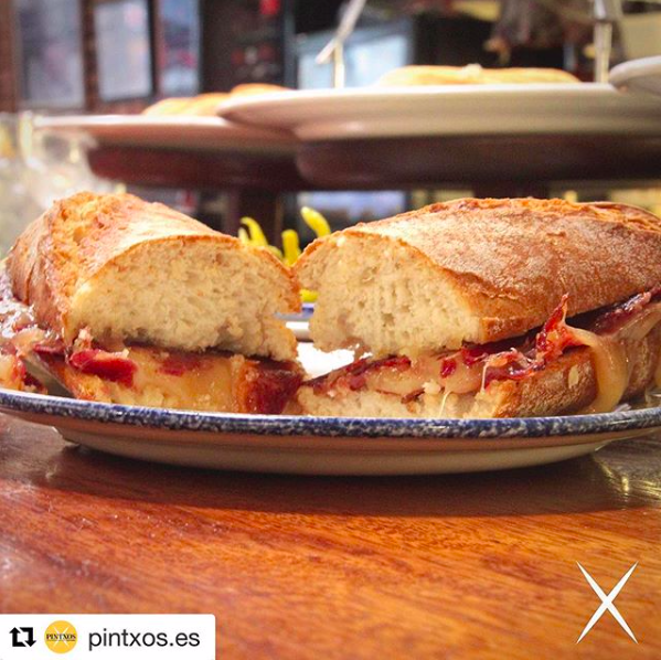 The best “mixto” in town!!! By pintxos.es 

#lacepa #donostia #partevieja #foodie #gastronomia #sansebastian #pintxos #pintxoak #bocatas #mixto