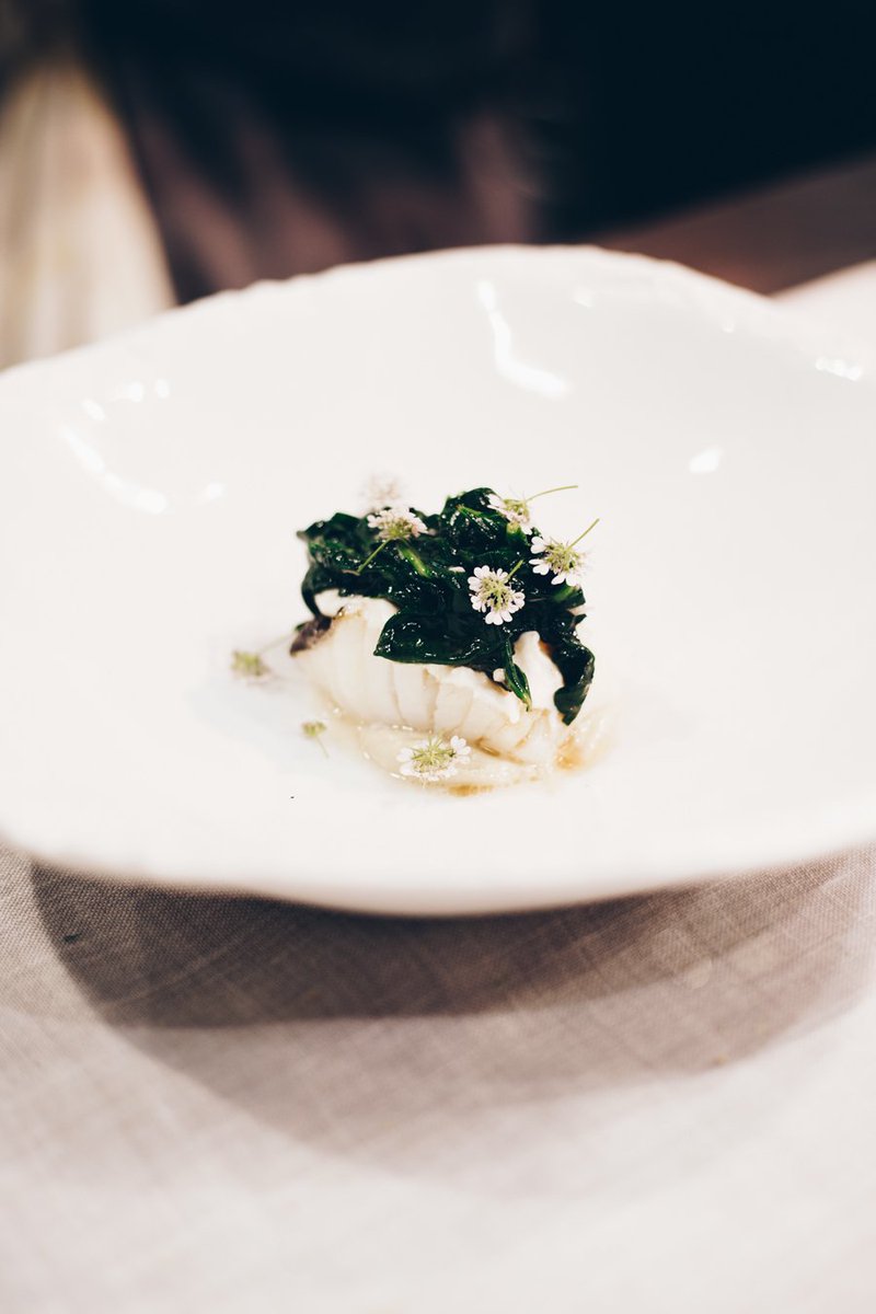 Bacalao asado con espinacas