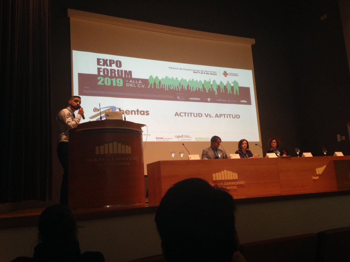 ebartolomec's tweet photo. Nuestro compañero Álex Varona @grupobentas hablando hoy de aCtitud en el #Expoforum de las #lanzaderasdeempleo de #Cantabria  #másalladelCV 
 #empleo #lanzaderas https://t.co/6dpb3fetUz