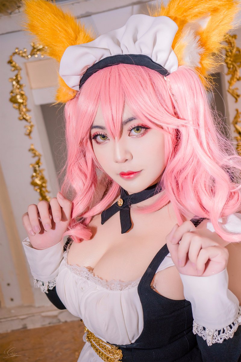 MrHello69576130's tweet photo. Mikon mikon ~ Let me serve you Master !!
#Fate #cosplay #cosplayergirl #cosplayer #cosplayphoto #TamamonoMae #TamamonoMaecosplay #Maid #MikonMikon https://t.co/d2Wtd8JIKm