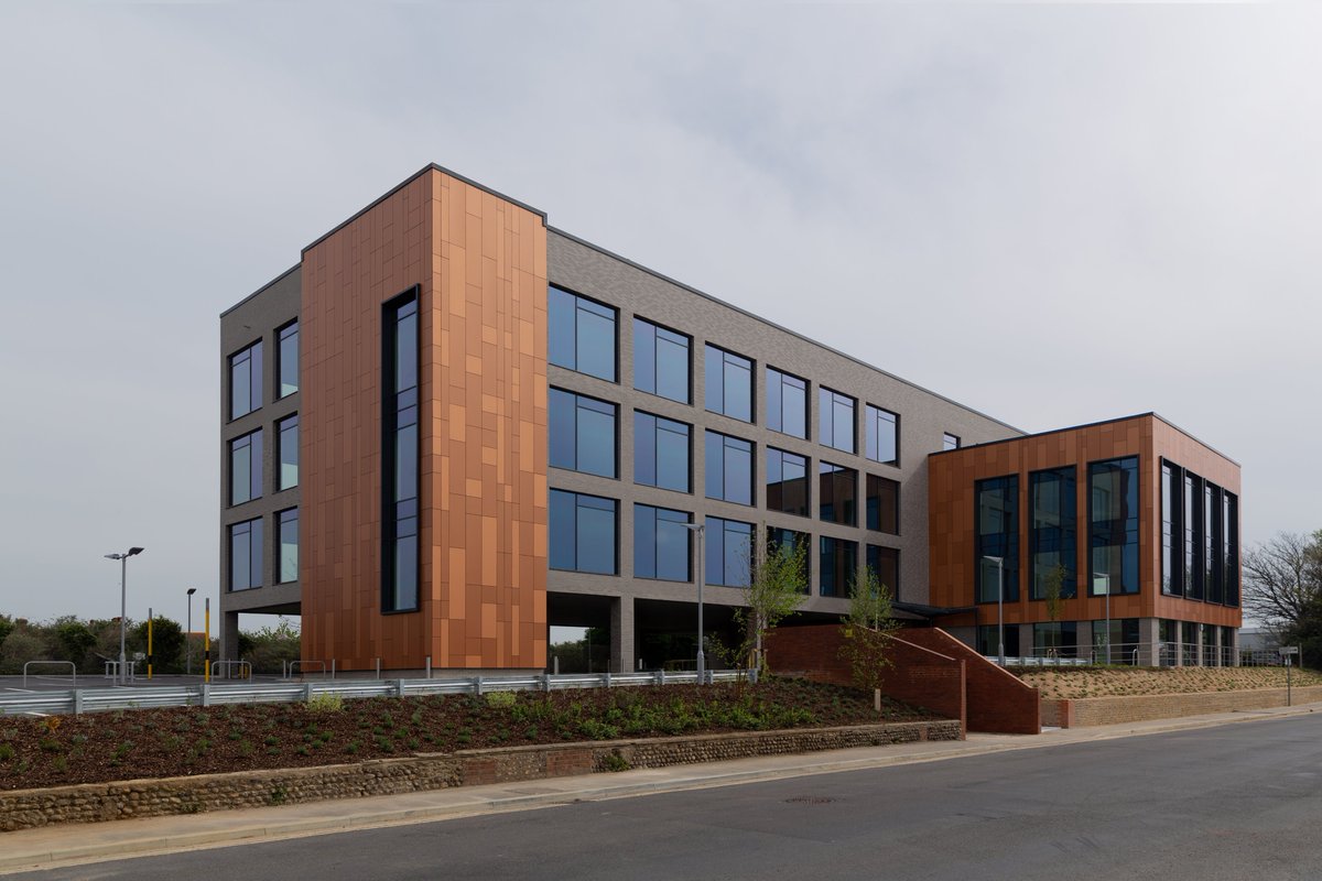 Leaylimited's tweet photo. A Few images from another recently completed and handed over project with @WillmottDixon - Adur Civic Centre in Shoreham. A truly stunning façade incorporating @KawneerUK curtain wall profiles. https://t.co/ihUXej5wq6