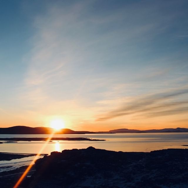 rfalonso's tweet photo. The sun in Iceland rises with this colourful power of reds and yellows creating stunning landscapes #sunrise #iceland #roadtrip #photography #photooftheday https://t.co/1hwhjdzhBY https://t.co/aYSx89lYmB