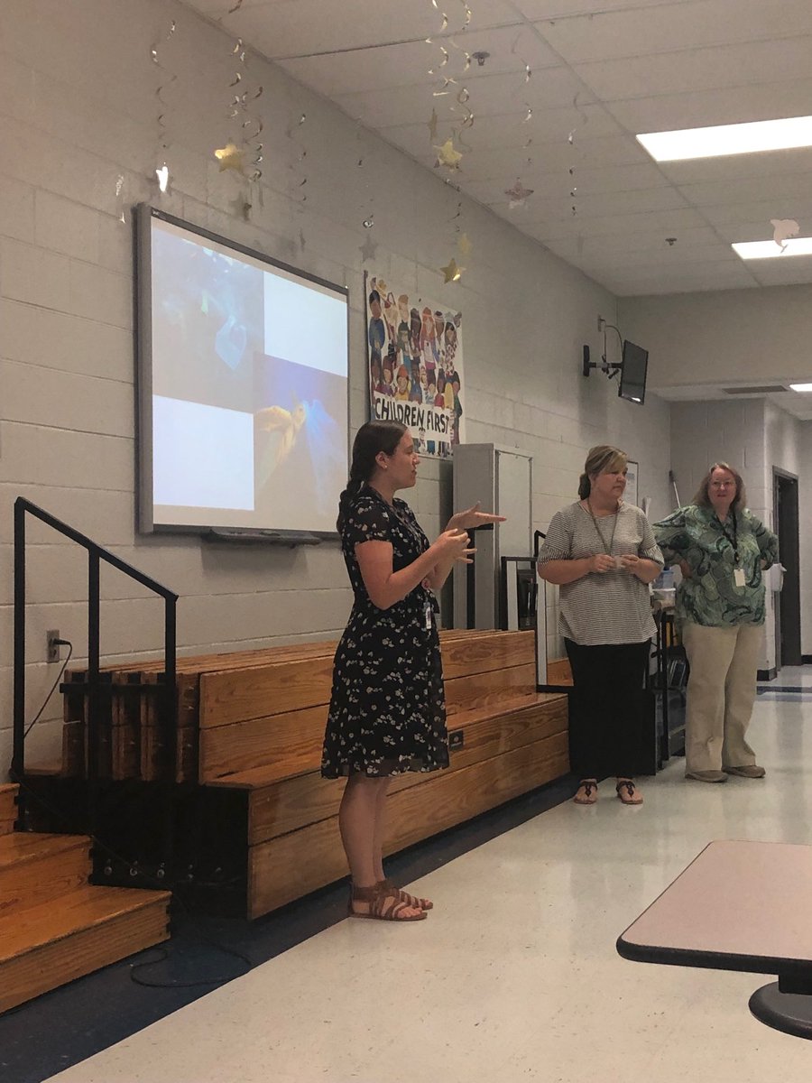 BES_Stars's tweet photo. Thankful for teachers who support other teachers by sharing their learning with others! Early morning professional learning is awesome! #ThankATeacher #BarrowBold #BeTheOneBES #TeacherAppreciationWeek2019 https://t.co/59gY9XKa4R