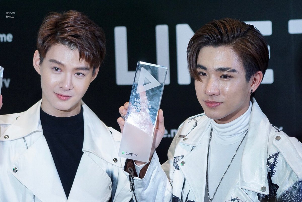 RongAnnie's tweet photo. Perth and saint are the best partners, and we'd like to see more cp worksfor  them. 

 #PERTHSAINTxKazzAwards2019 cr.logo-PerthSaintChinese https://t.co/1LDoQiAhXr