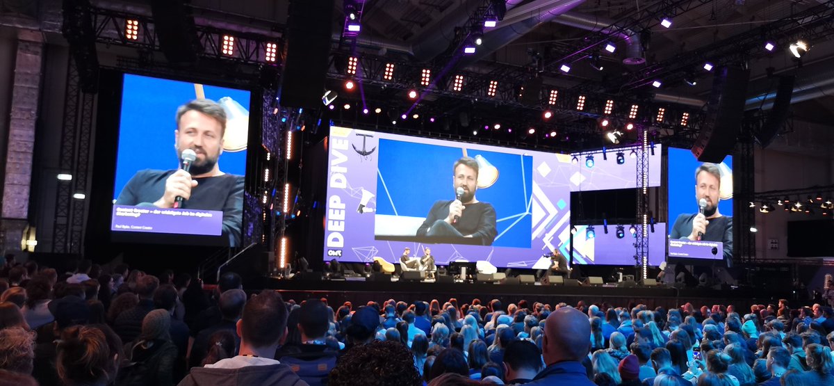 niklasbreuch's tweet photo. Nun der #ContentCreator @paulripke on Stage. #omr19 #omr #Content #DeepDive https://t.co/F8j4b3Lvzz