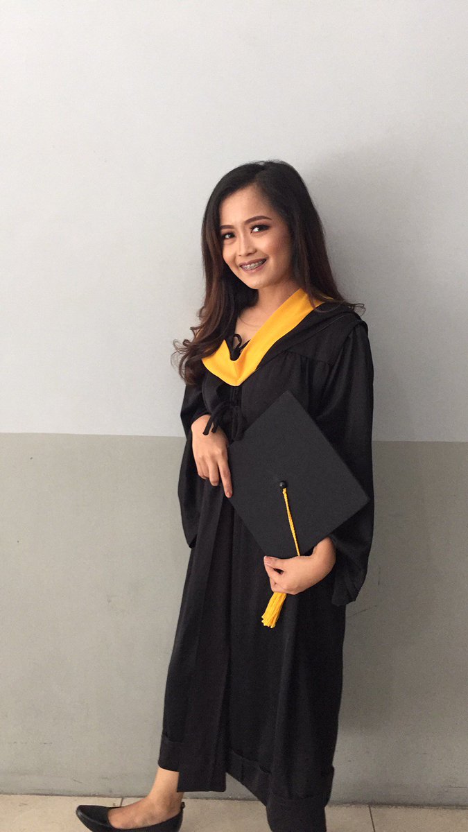 bethcheva's tweet photo. Thank you for being one of my inspiration @anakarylle, love ya. pupunta ulit akong showtime kapag doctor na ko hahaahha ❤️ https://t.co/i4hNLPWx3T